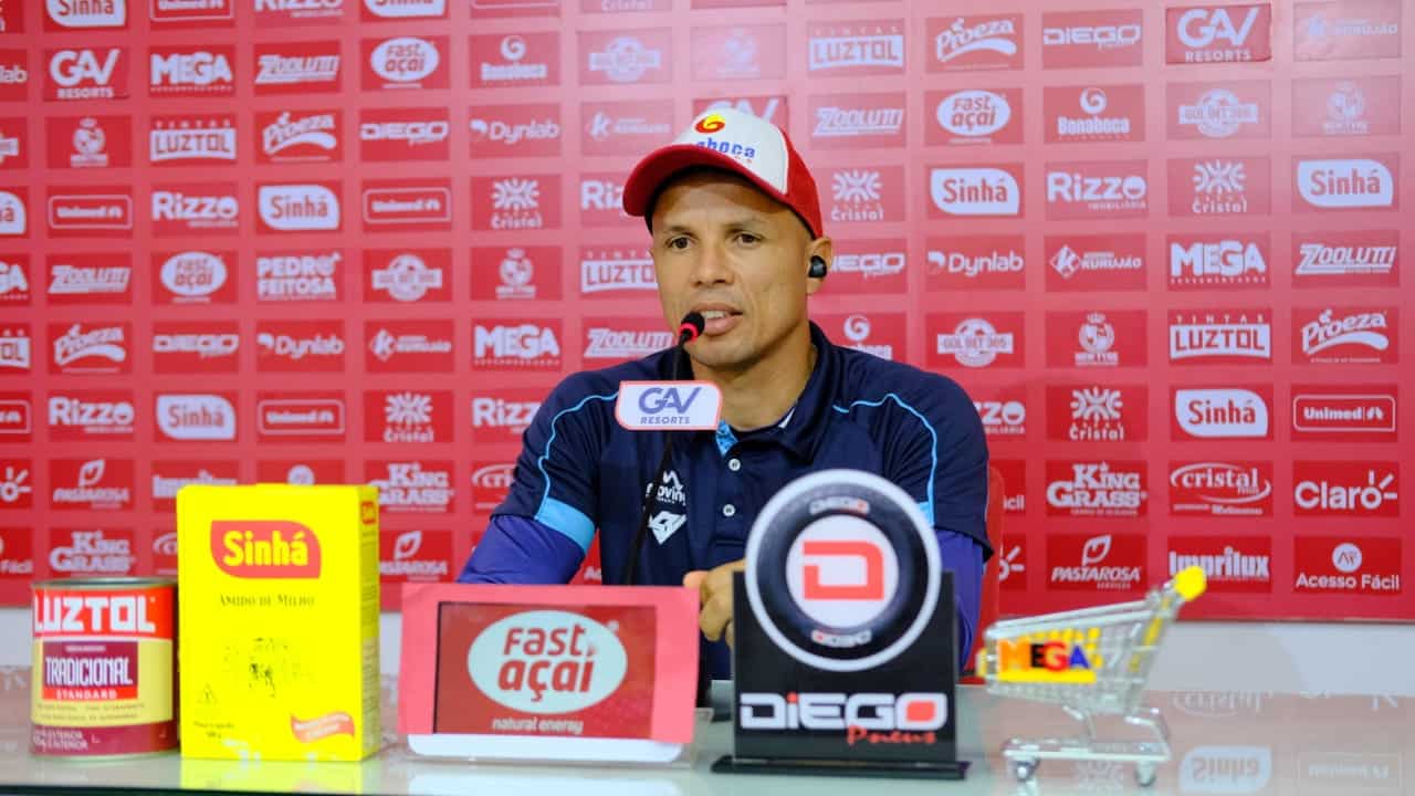 Higo Magalhães lamenta empate do Vila Nova e já mira clássico