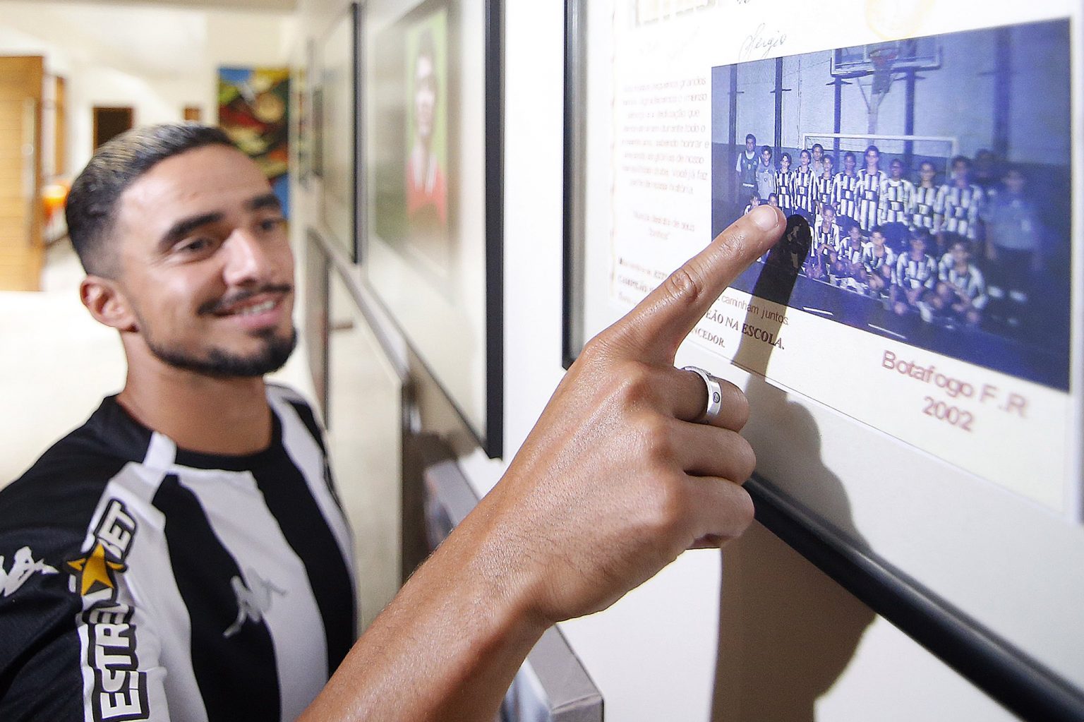 Rafael come&ccedil;a semana cheia no Botafogo