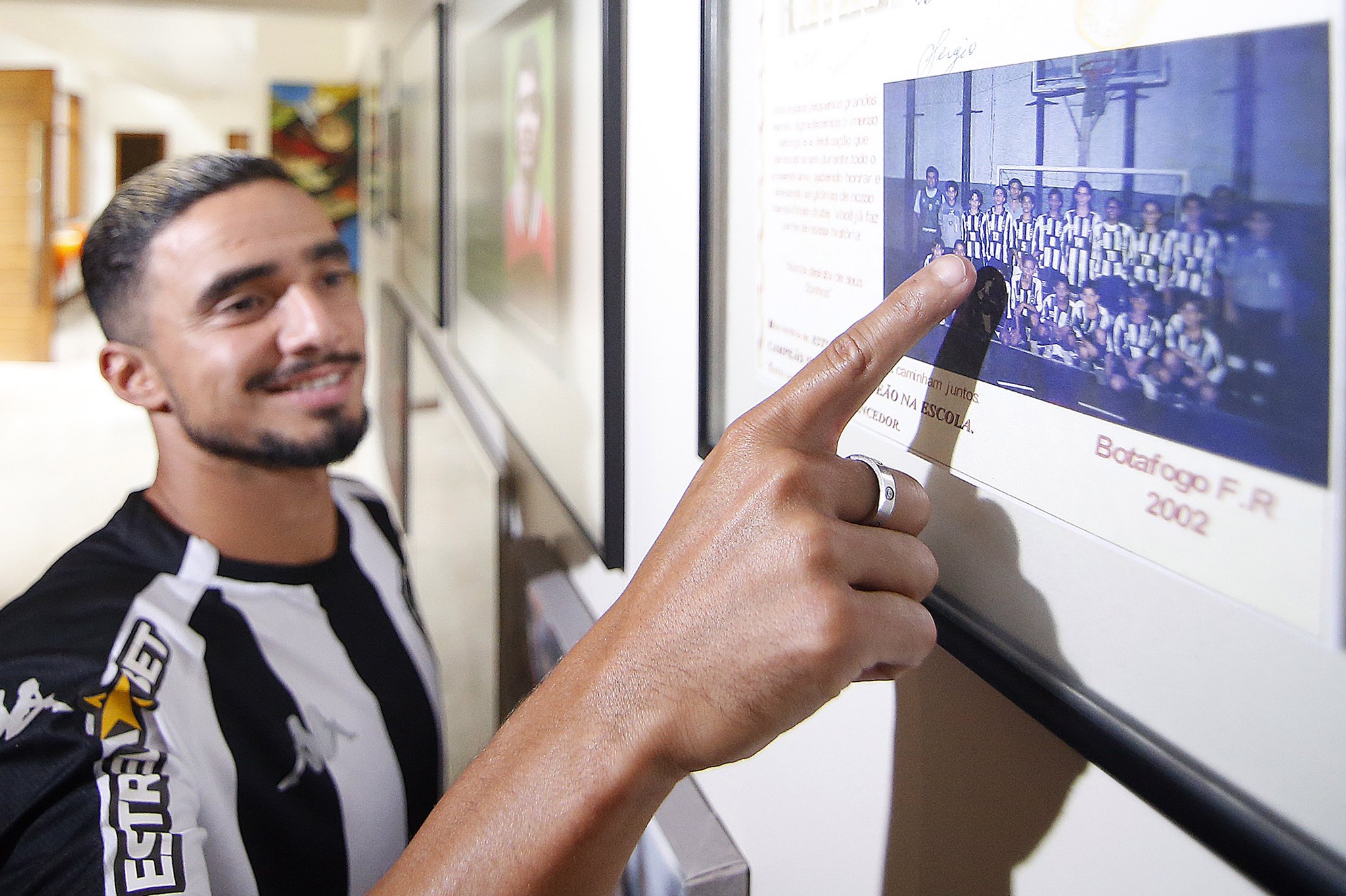 Rafael come&ccedil;a semana cheia no Botafogo