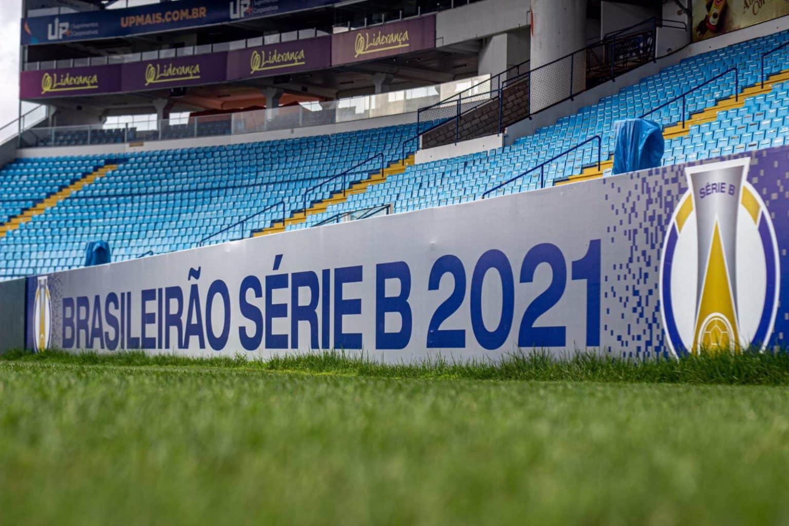 Torcida Avaiana volta para a Ressacada contra o Goiás