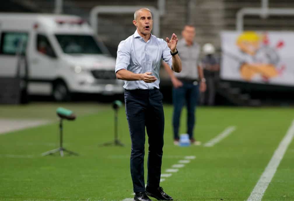 Sylvinho lamenta gols perdidos: &ldquo;O time criou bastante&rdquo;