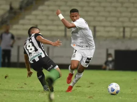 Ângelo ressurge e deve ganhar mais chances com Carille