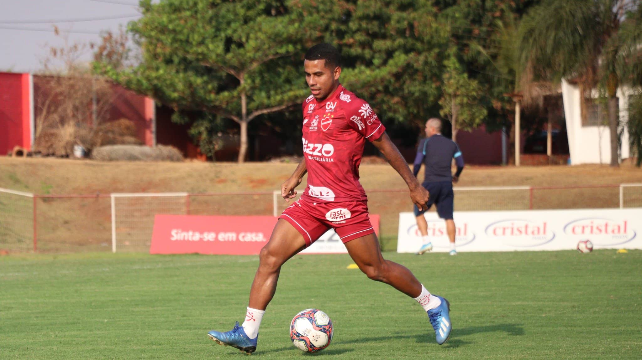 Com apoio da torcida, Vila Nova recebe Oper&aacute;rio