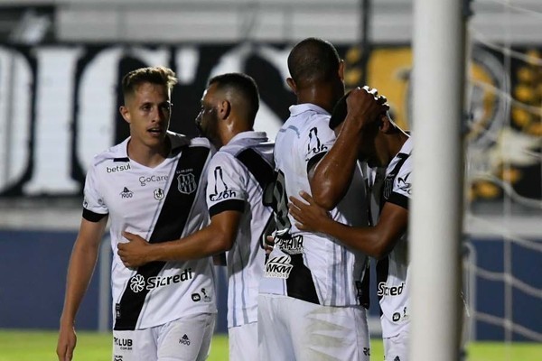 Kleina comemora vitória e destaca: “Quando tomou a virada, mudamos de característica com as peças, e o resultado final premiou a equipe que realmente buscou a vitória até o fim”