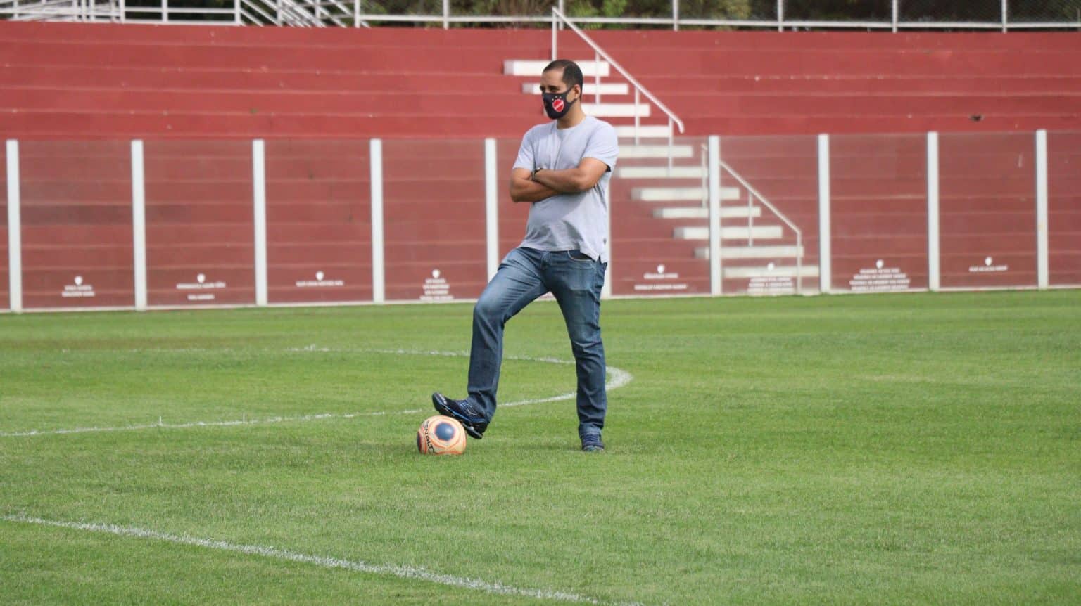 Presidente do Vila Nova se diz frustrado com quantidade de torcedores no OBA e desabafa: &ldquo;decepcionante&rdquo;