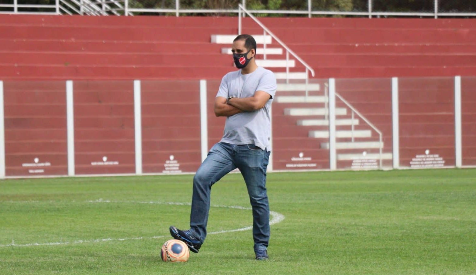 Presidente do Vila Nova se diz frustrado com quantidade de torcedores no OBA e desabafa: &ldquo;decepcionante&rdquo;