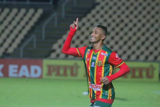 Equipe do Sampaio Corr&ecirc;a procura foco para confronto contra Oper&aacute;rio