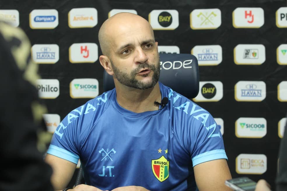 Testoni fala pela primeira vez ap&oacute;s ser demitido no Brusque