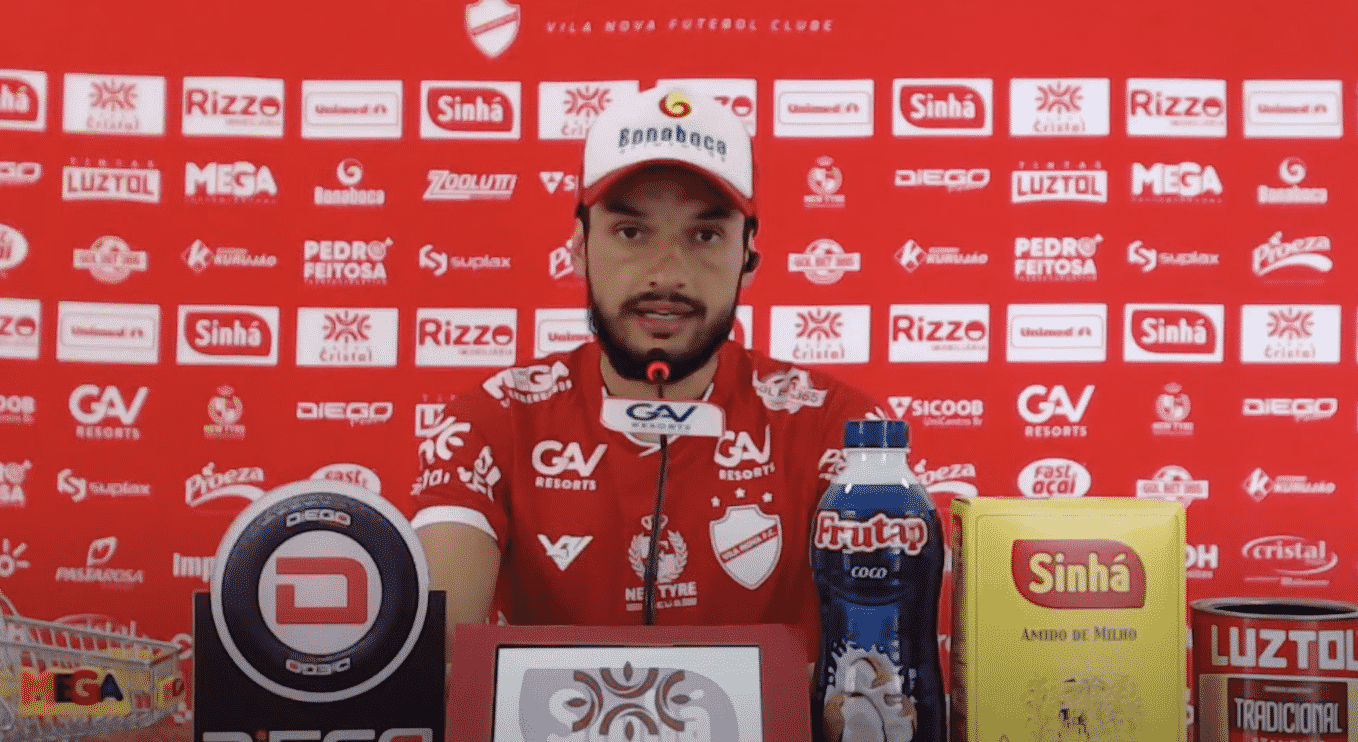 Tiago Real &eacute; apresentado e mira &lsquo;jogo uniforme&rsquo; para acabar com oscila&ccedil;&atilde;o do Vila Nova