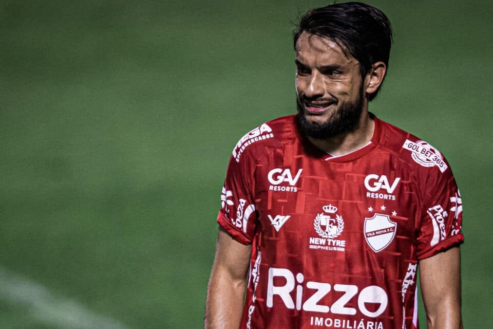 Lei do ex? Agora no Vila Nova, Tiago Real reencontra Ponte Preta