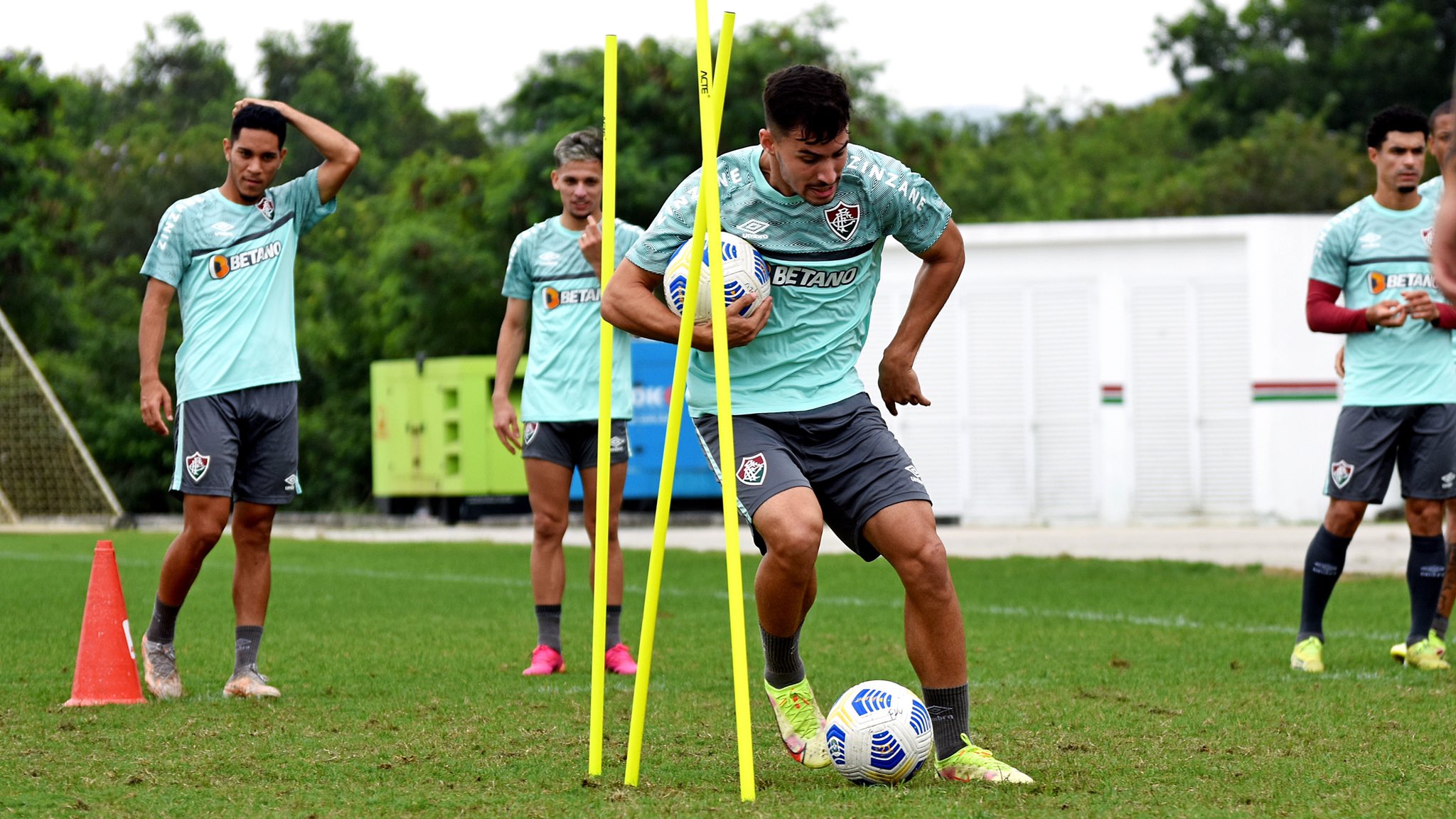 Fluminense conta com retornos para jogo contra Cuiabá