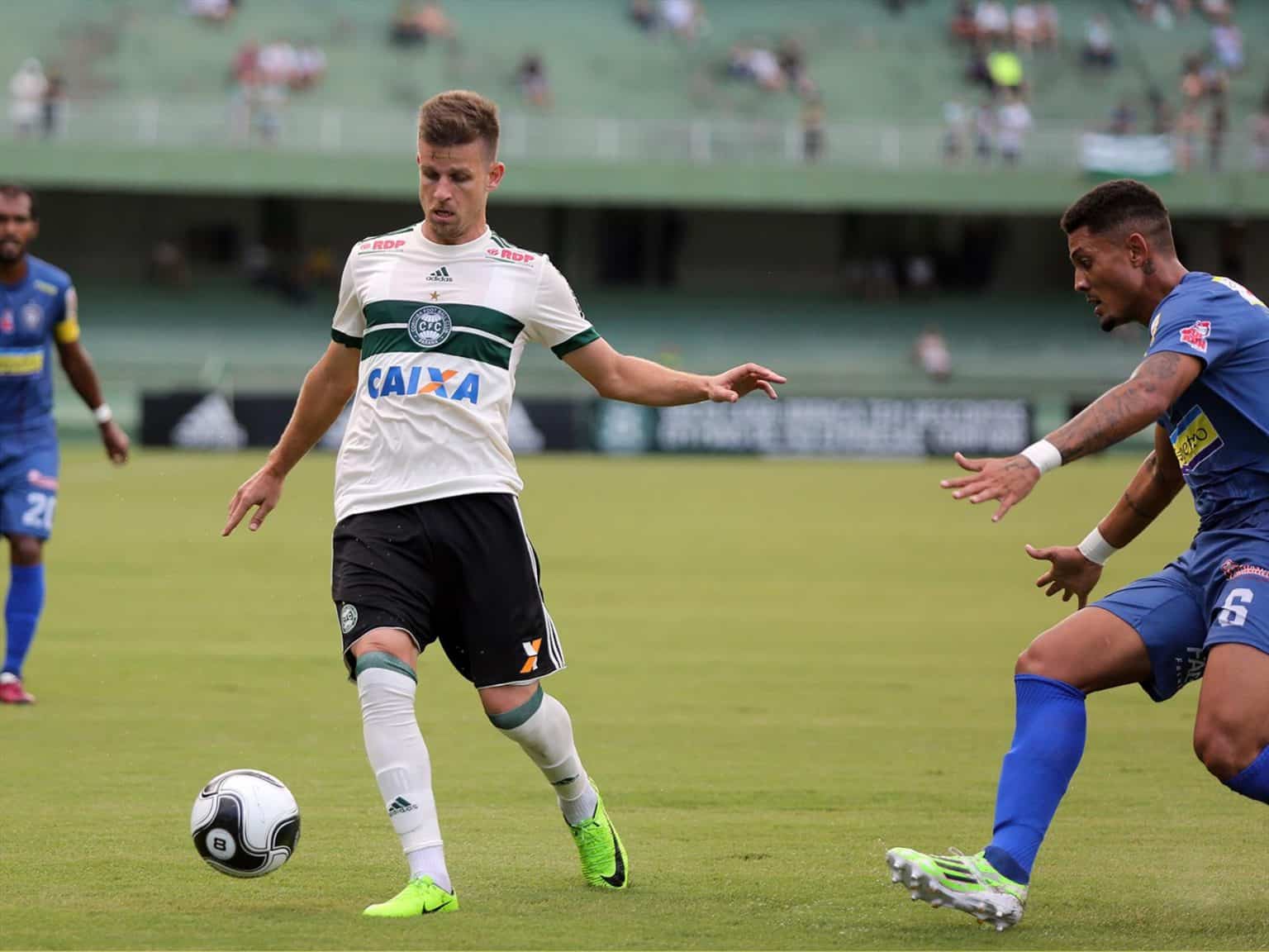 Matheus&nbsp;Galdezani&nbsp;rescinde com o&nbsp;Coritiba; meia cobra R$2 milh&otilde;es&nbsp;