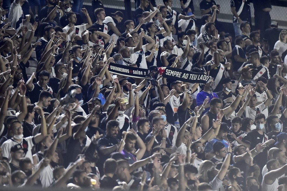 Vasco amplia carga e chega a 9.500 ingressos dispon&iacute;veis para a partida contra o CSA