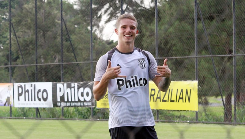 L&eacute;o Naldi vive expectativa do retorno no Majestoso: &ldquo;Encontrar a torcida vai ser muito bom, para mim ser&aacute; a primeira vez, e espero que seja um jogador a mais para gente&rdquo;