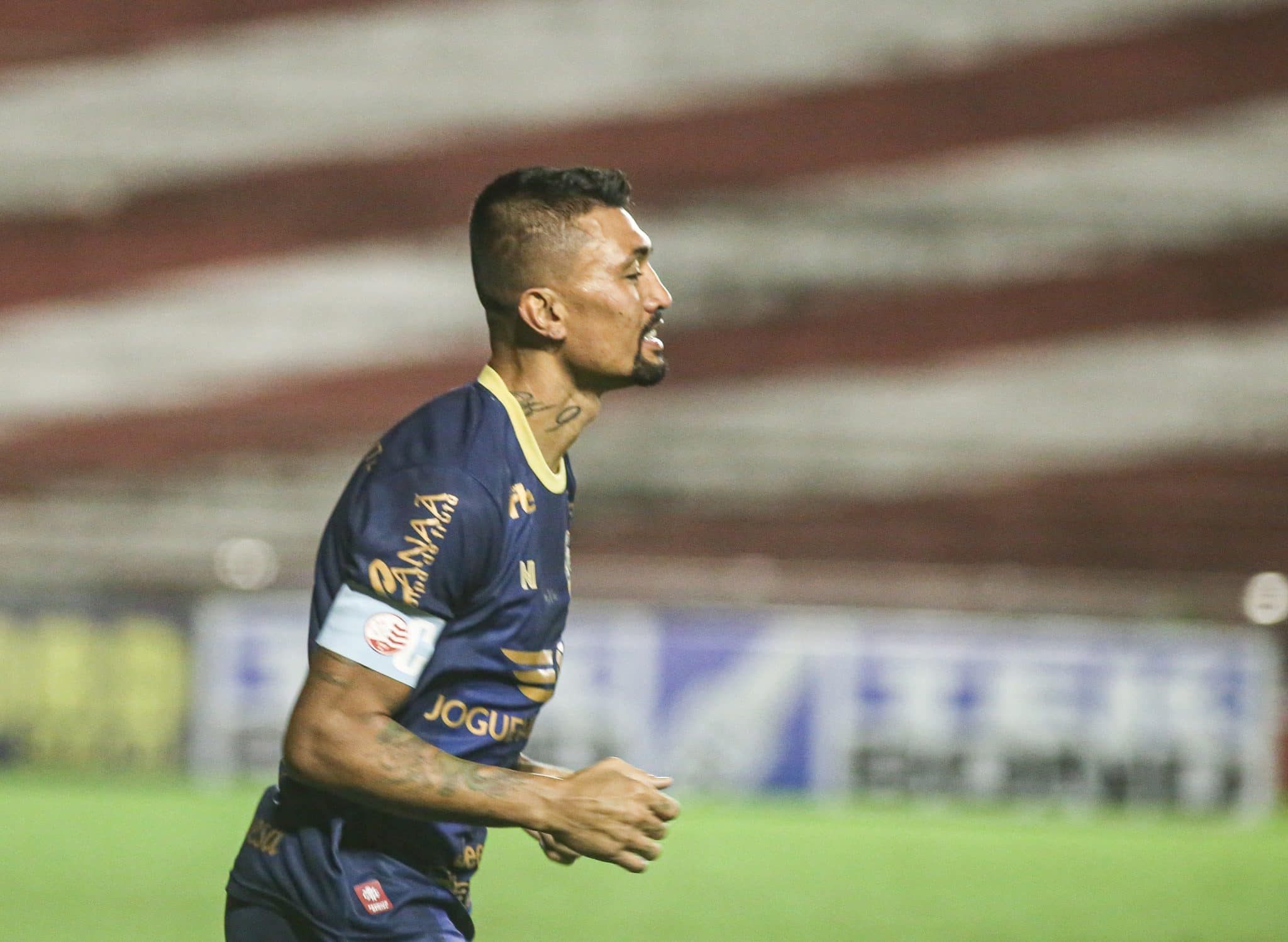 N&aacute;utico acerta renova&ccedil;&atilde;o de contrato com Kieza