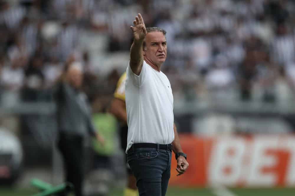 Ansiedade para controlar: Galo na busca do t&iacute;tulo brasileiro
