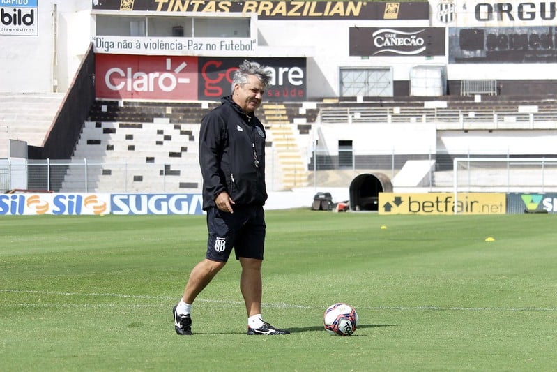 Mudan&ccedil;as no time, Kleina? T&eacute;cnico abre possibilidade no jogo contra o Remo