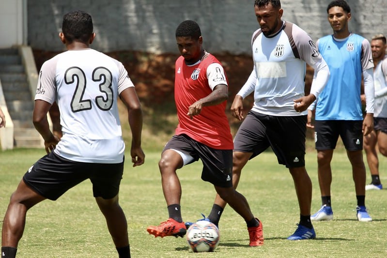 Ponte Preta inicia prepara&ccedil;&atilde;o para duelo contra o Vit&oacute;ria com elenco completo