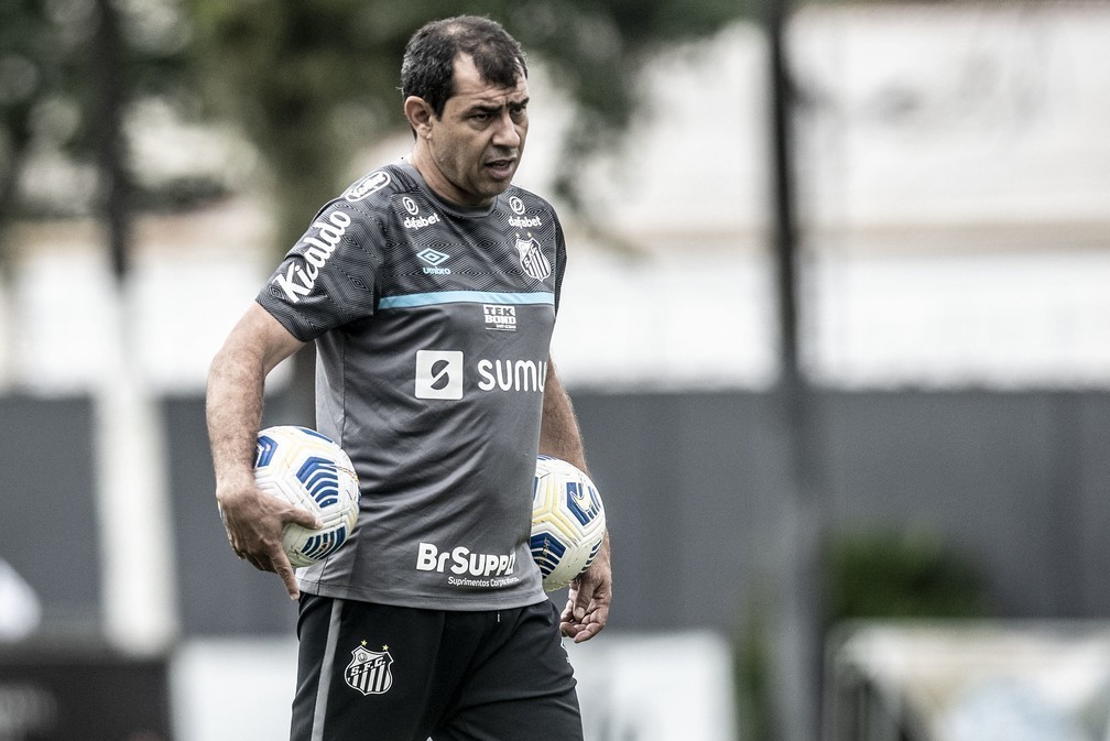 Santos relaciona 24 jogadores para enfrentar o Athletico-PR