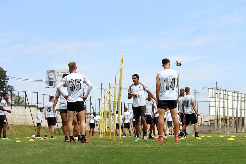 Kleina classifica op&ccedil;&otilde;es para definir o time