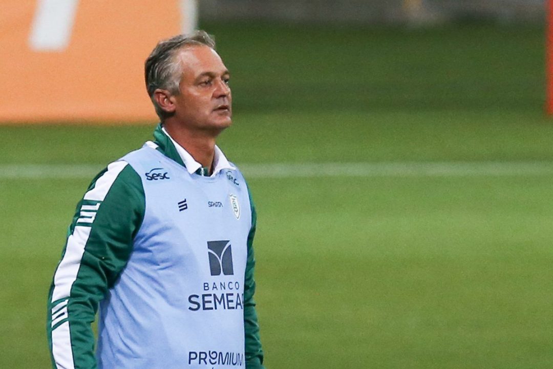 Lisca revela bastidores do Am&eacute;rica-MG: &ldquo;Os caras querem ir embora&rdquo;