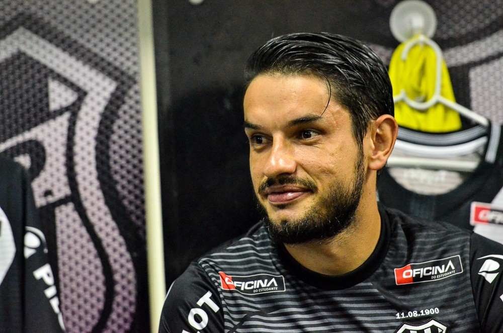 Tiago Real quando defendia as cores da Ponte Preta (Divulga&ccedil;&atilde;o/&Aacute;lvaro Jr./PontePress)