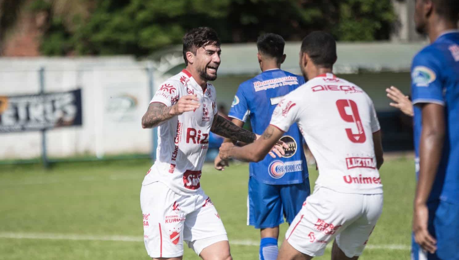 Nico Man&aacute; marca pelo Vila Nova em primeiro jogo como titular