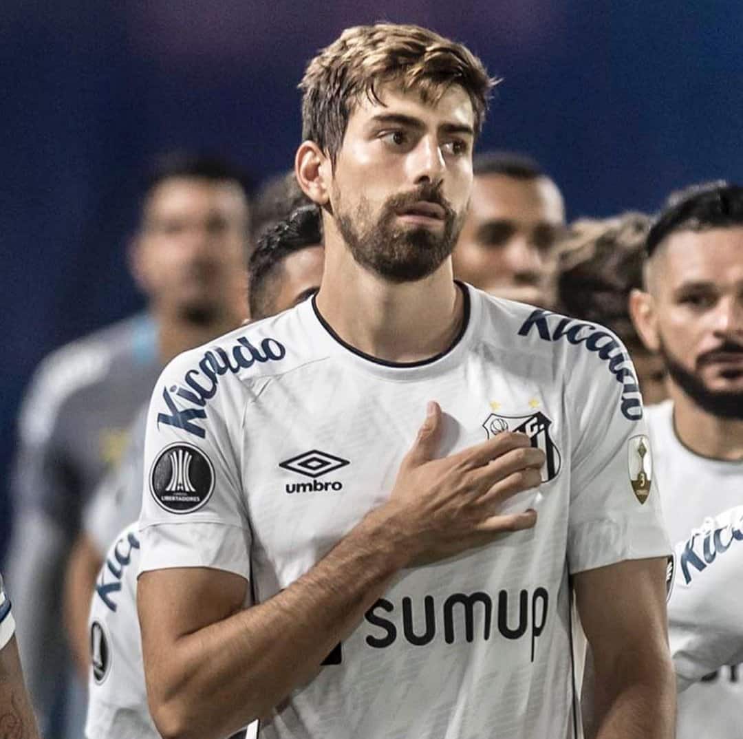 Luan Peres elogia zagueiros do Santos: “A zaga está bem servida”