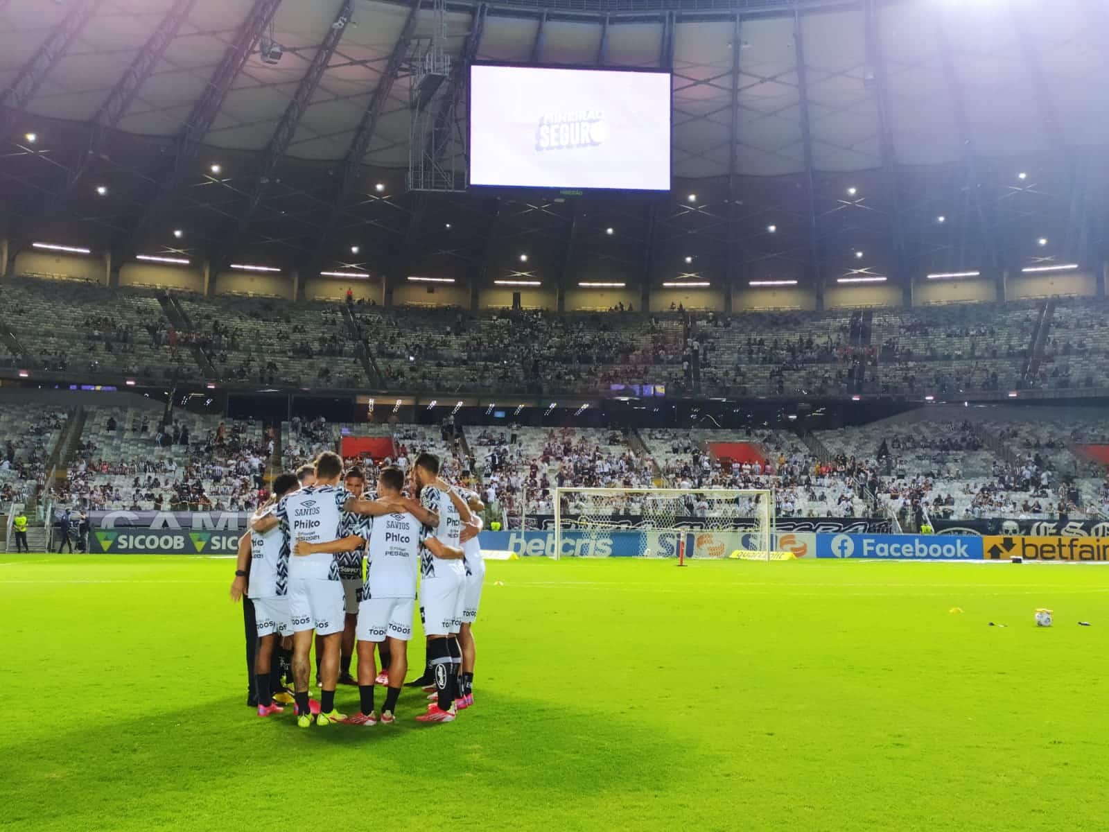 Carille nega aumento de pressão com derrota para o Galo e compara: “Imagina se a gente não ganha do Grêmio”