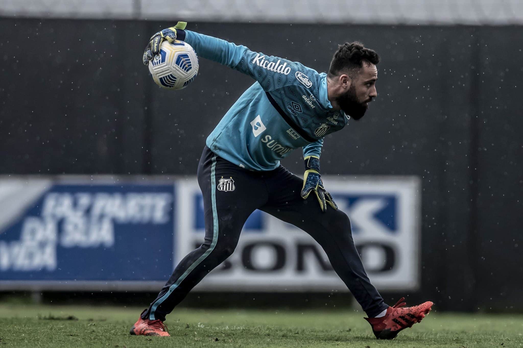 Após completar um ano sem jogar, Jandrei vai estrear pelo Santos