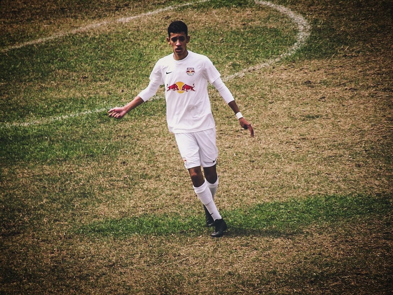 Kevyn celebra in&iacute;cio com o p&eacute; direito no Paulista Sub-17