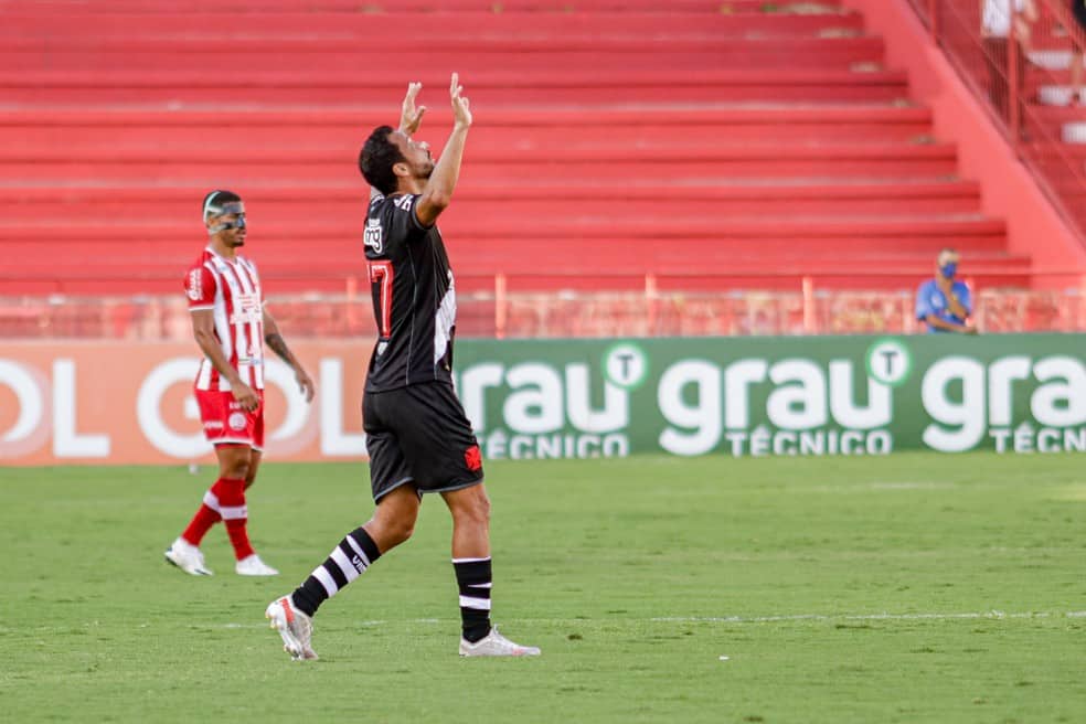 Nen&ecirc; participou de 10 dos 11 gols do Vasco desde que chegou