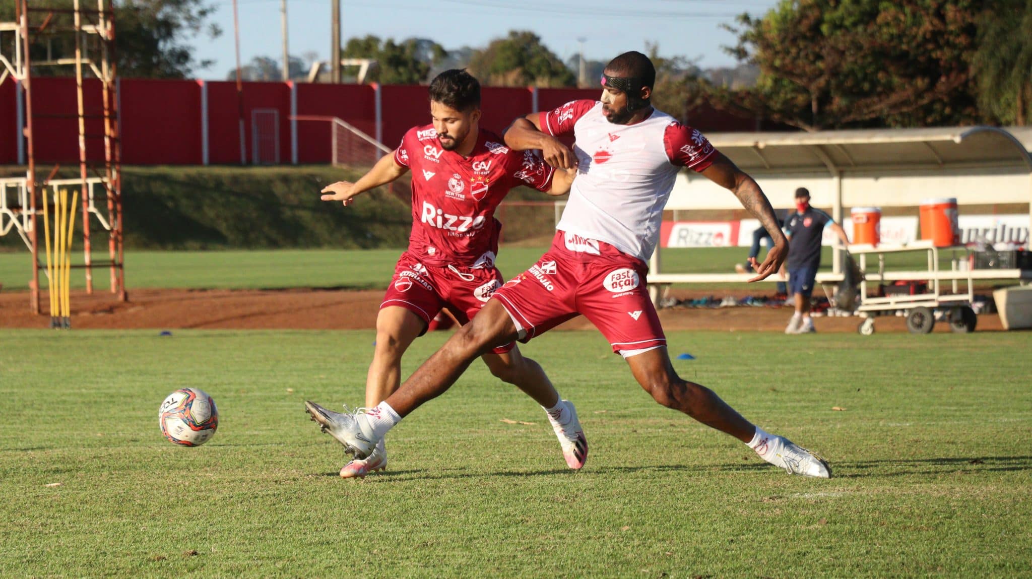 Buscando terceira vitória seguida, Vila Nova visita Ponte Preta