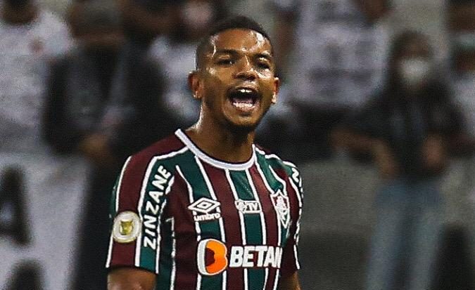 David Braz fala sobre busca do Flu pela classifica&ccedil;&atilde;o: &ldquo;Colocar o clube onde ele merece&rdquo;