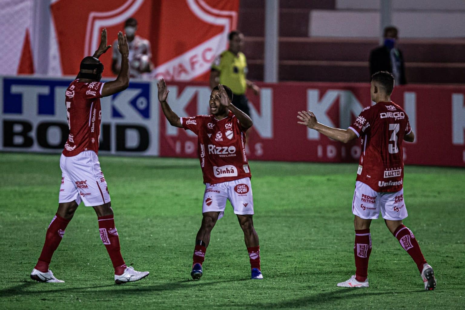 Vila Nova tenta manter invencibilidade diante do Cruzeiro