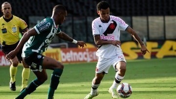 Riquelme encanta a torcida e Diniz exalta: &ldquo;Ele faz coisas dif&iacute;ceis parecerem ser f&aacute;ceis&rdquo;