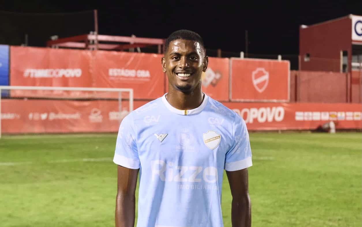 Estreante, Guilherme Pires faz primeiro gol como profissional