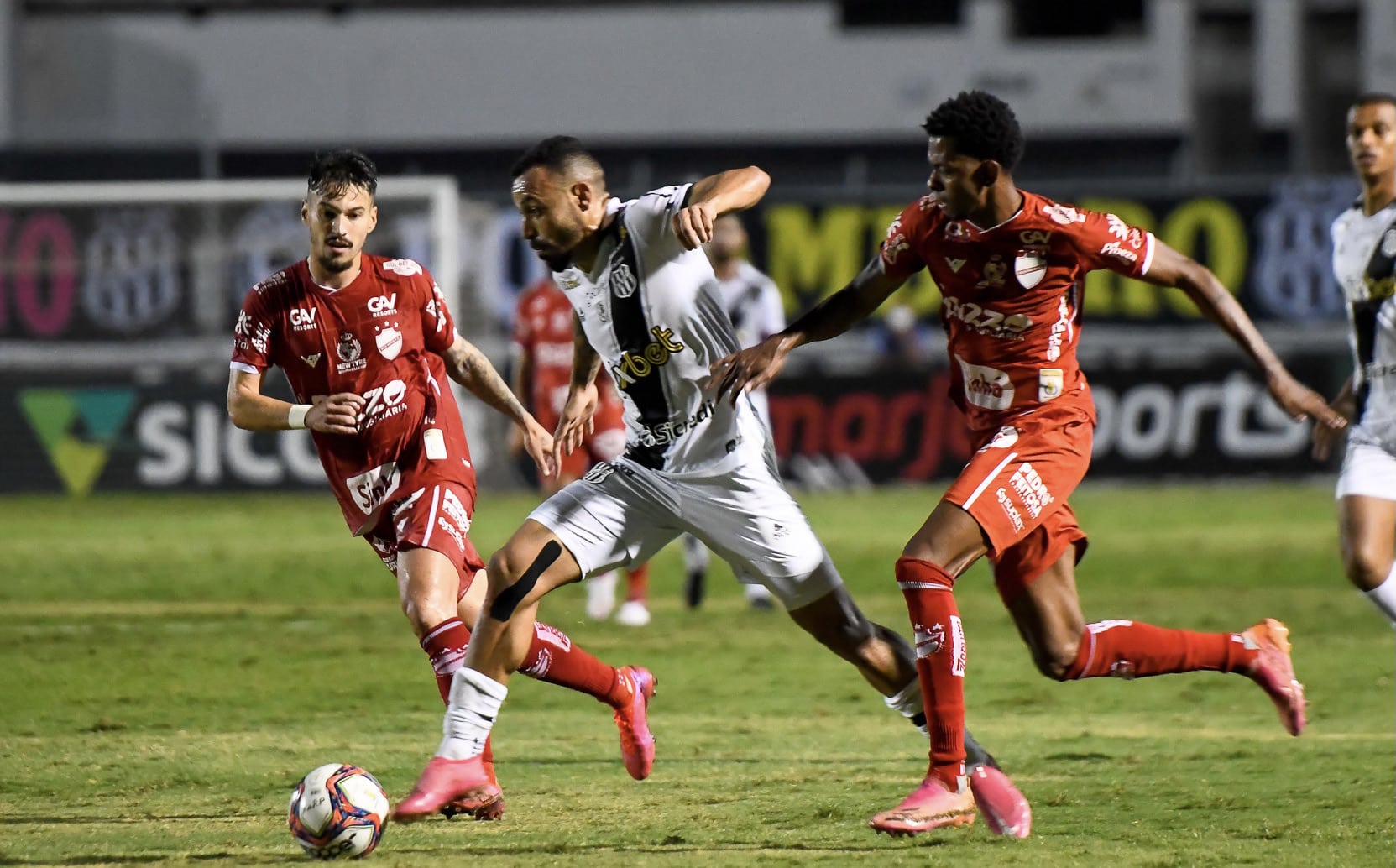 Diretor jur&iacute;dico do Vila Nova comenta sobre pedido de impugna&ccedil;&atilde;o da Ponte Preta: &ldquo;estamos bastante tranquilos&rdquo;