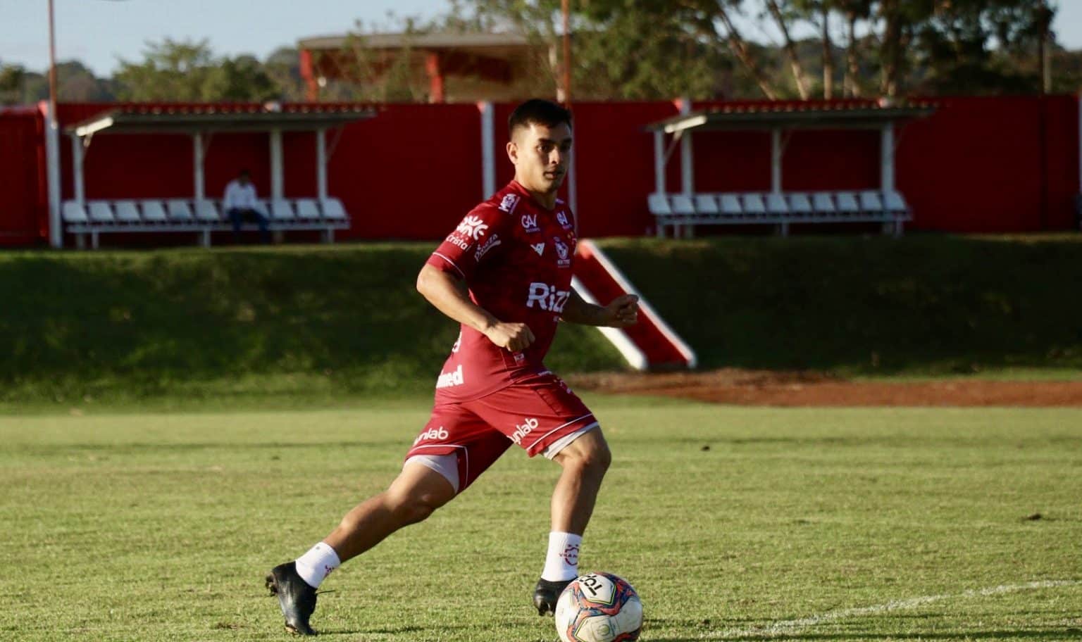 Renan Mota tra&ccedil;a meta no Vila Nova: &ldquo;encerrar o ano com vit&oacute;rias&ldquo;