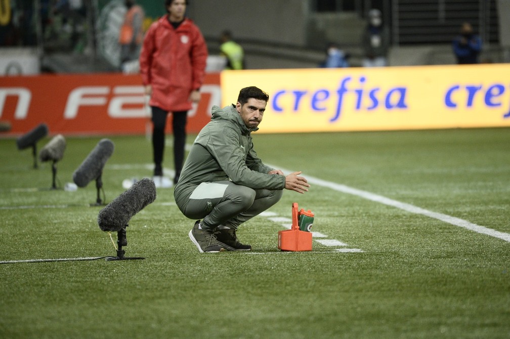 Abel coloca rivais à frente do Palmeiras na briga pelo Brasileirão