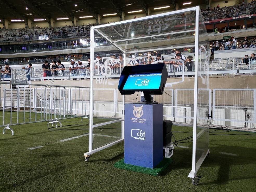 Atlético-MG vai à CBF reclamar da arbitragem