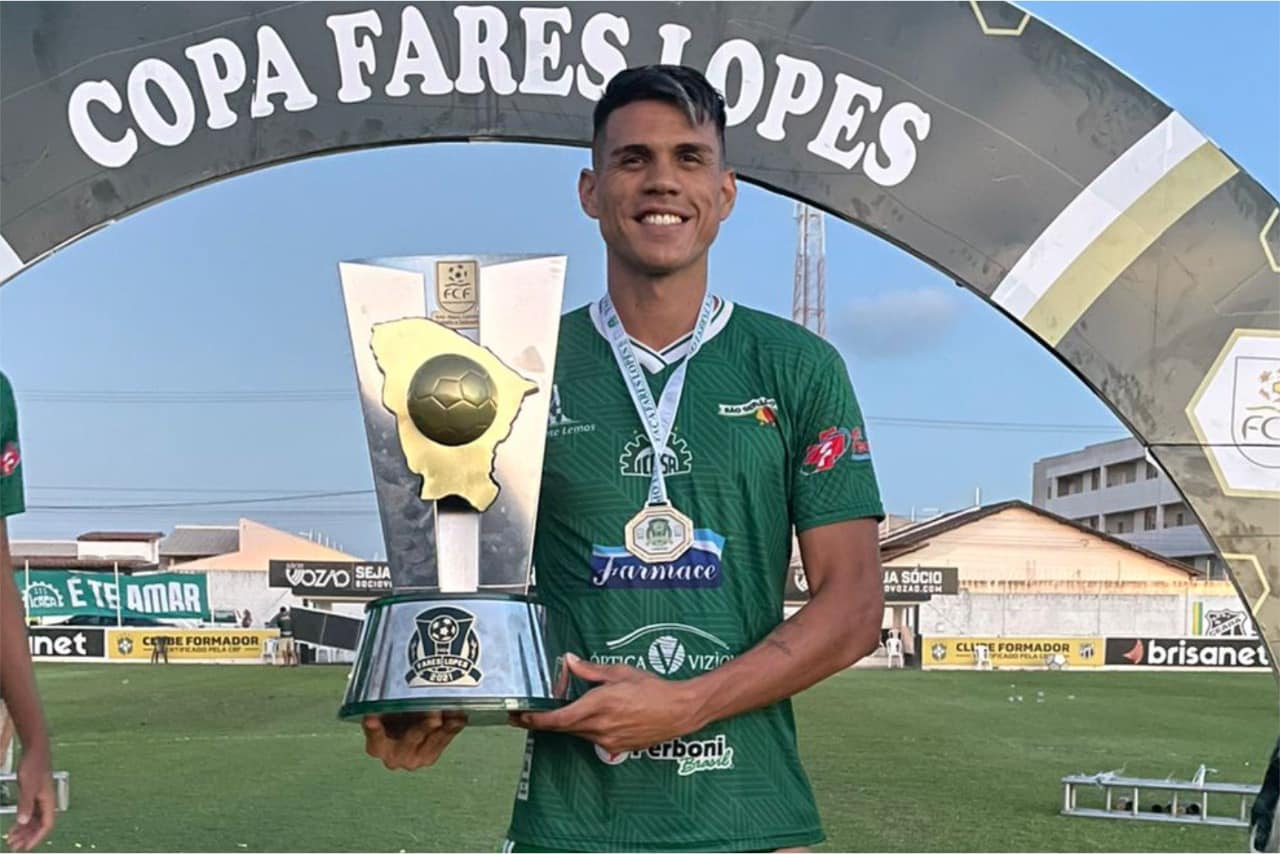 Rhuann, destaque do Icasa, celebra t&iacute;tulo invicto e artilharia da Ta&ccedil;a Fares Lopes