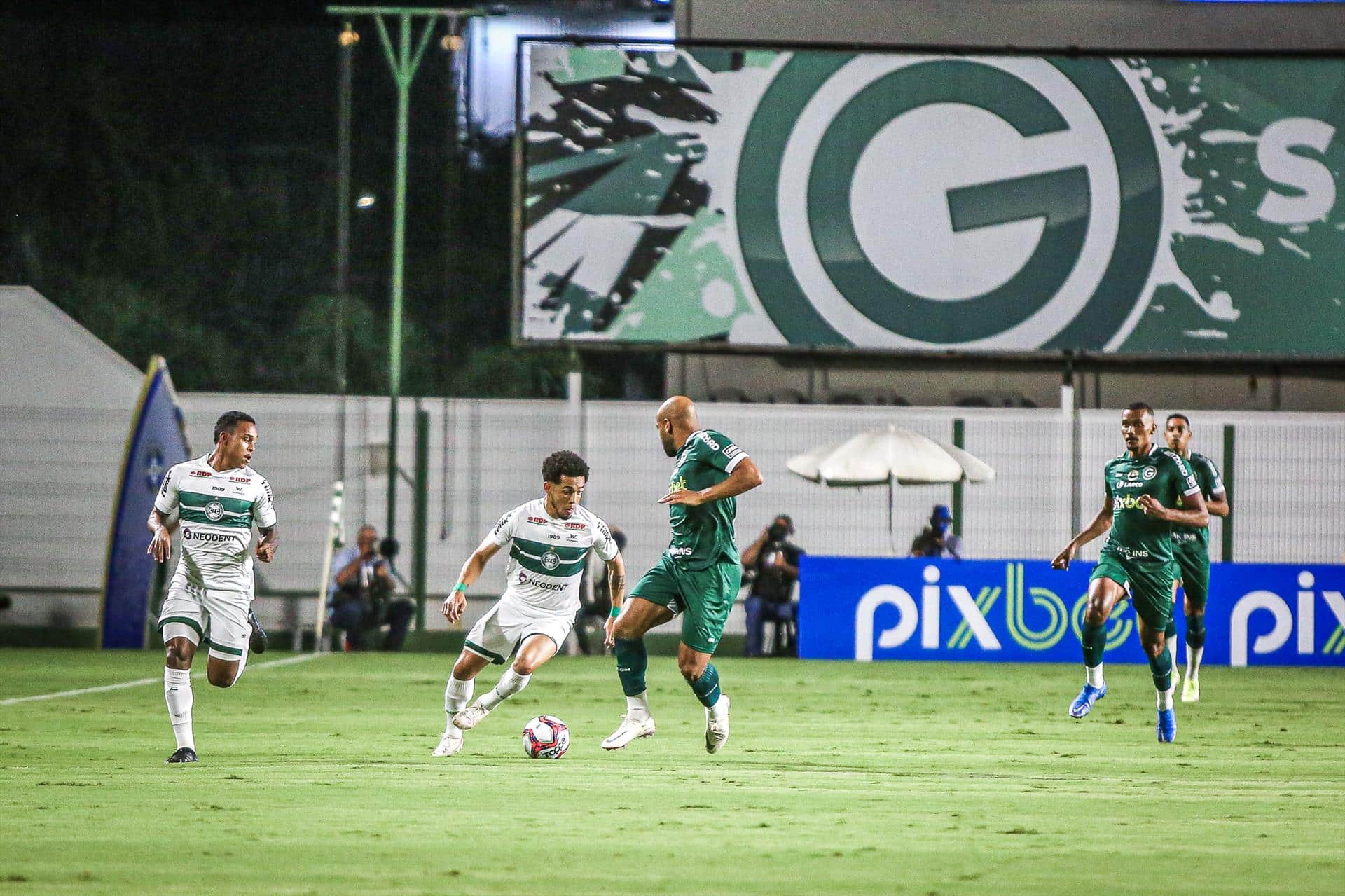 Coritiba é ineficiente diante do Goiás e finaliza apenas cinco vezes ao gol