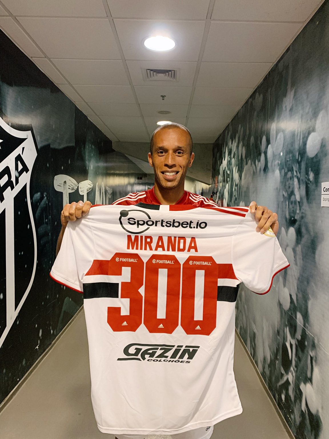 Miranda completa 300 jogos e quer realizar mais um sonho no S&atilde;o Paulo