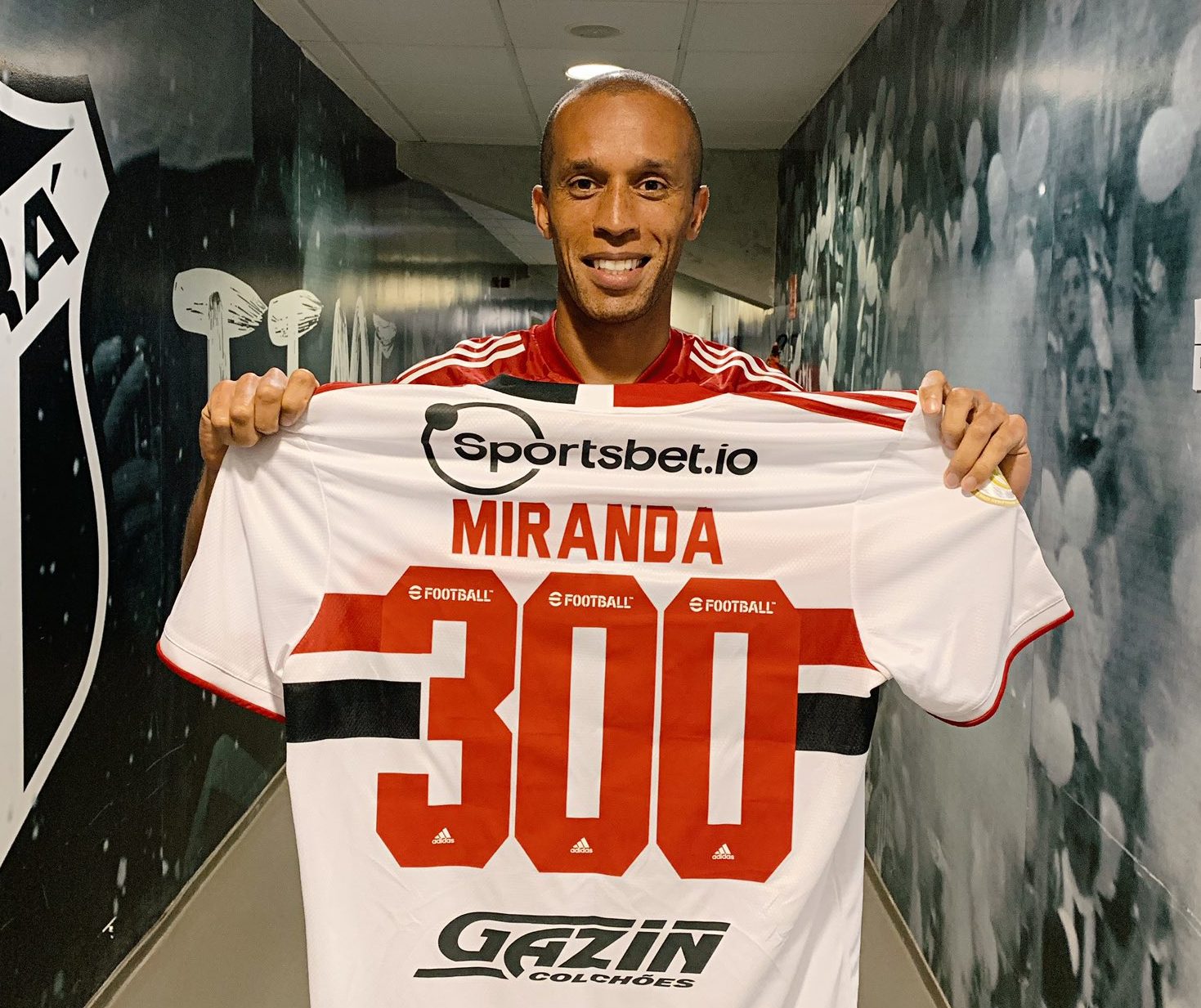 Miranda completa 300 jogos e quer realizar mais um sonho no S&atilde;o Paulo
