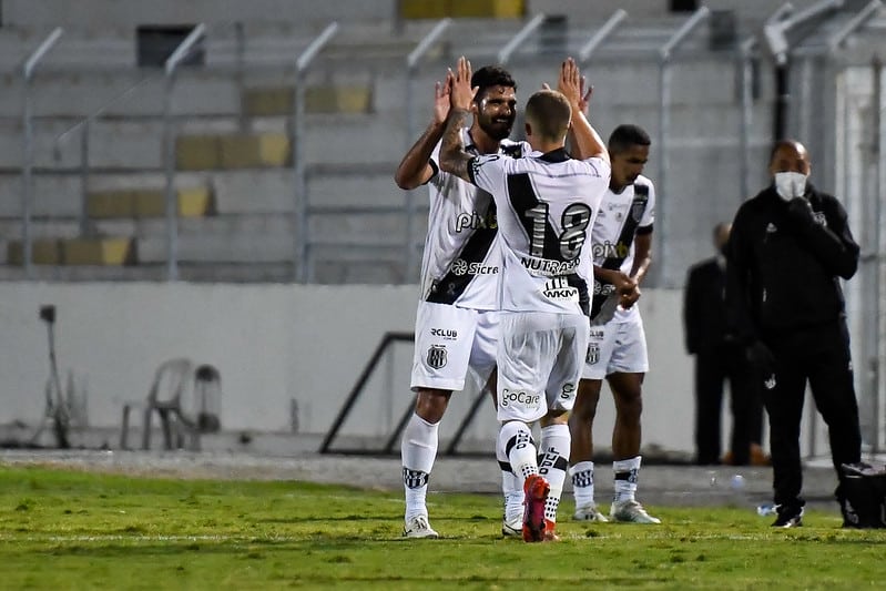 E o Rayan e o L&eacute;o Naldi? Ponte Preta divulga boletim m&eacute;dico sobre a situa&ccedil;&atilde;o dos atletas