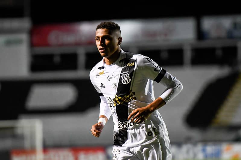 Rafael Santos pode ser dúvida na Ponte para duelo contra o Confiança