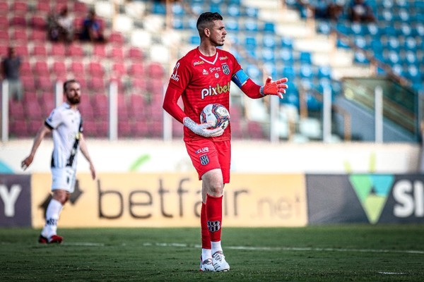 Ivan exalta jogadores da Ponte e desabafa: “Esse clube tem tradição e camisa para lutar por acesso. Faltou foi organização por muito tempo”