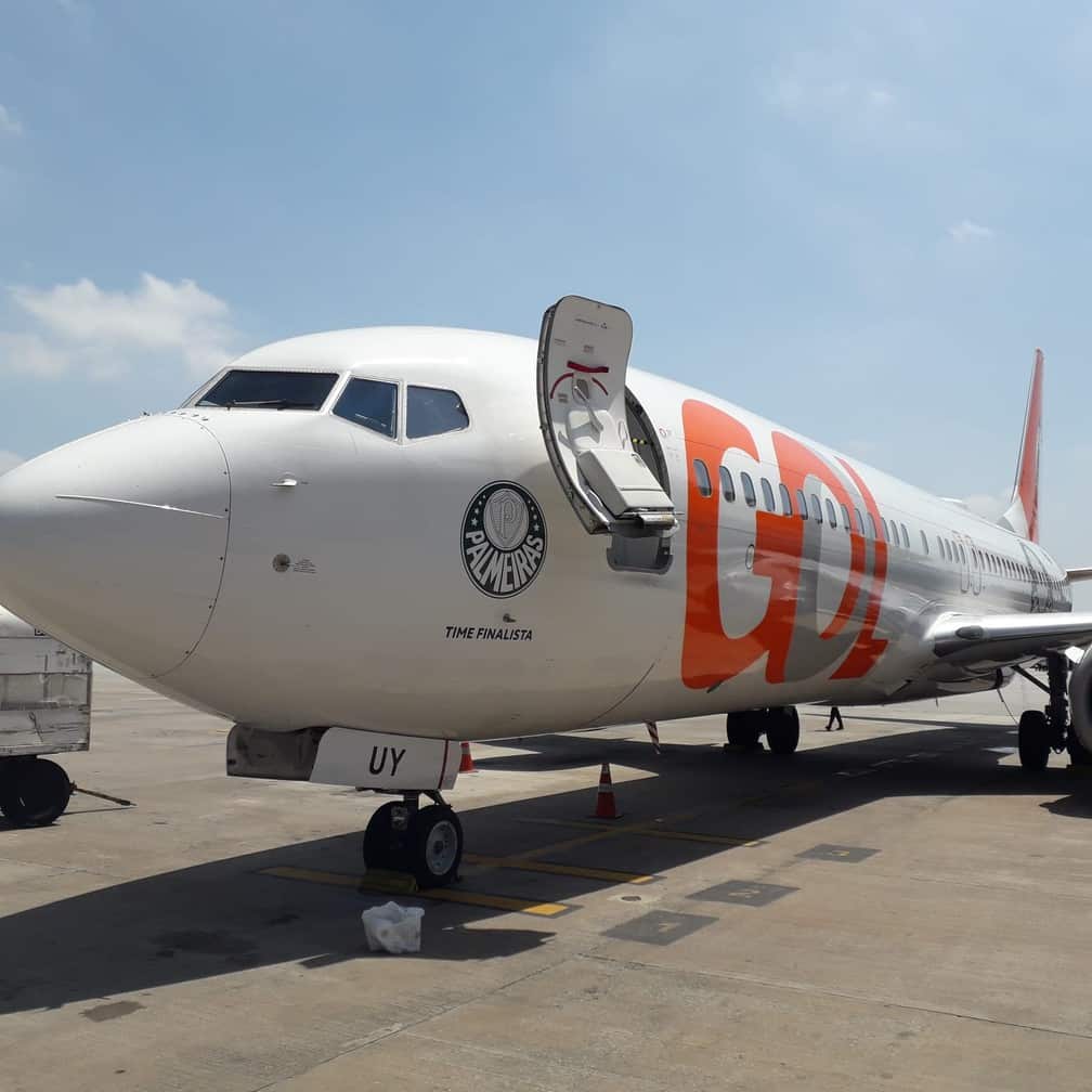 Palmeiras embarca para Uruguai com apoio da torcida