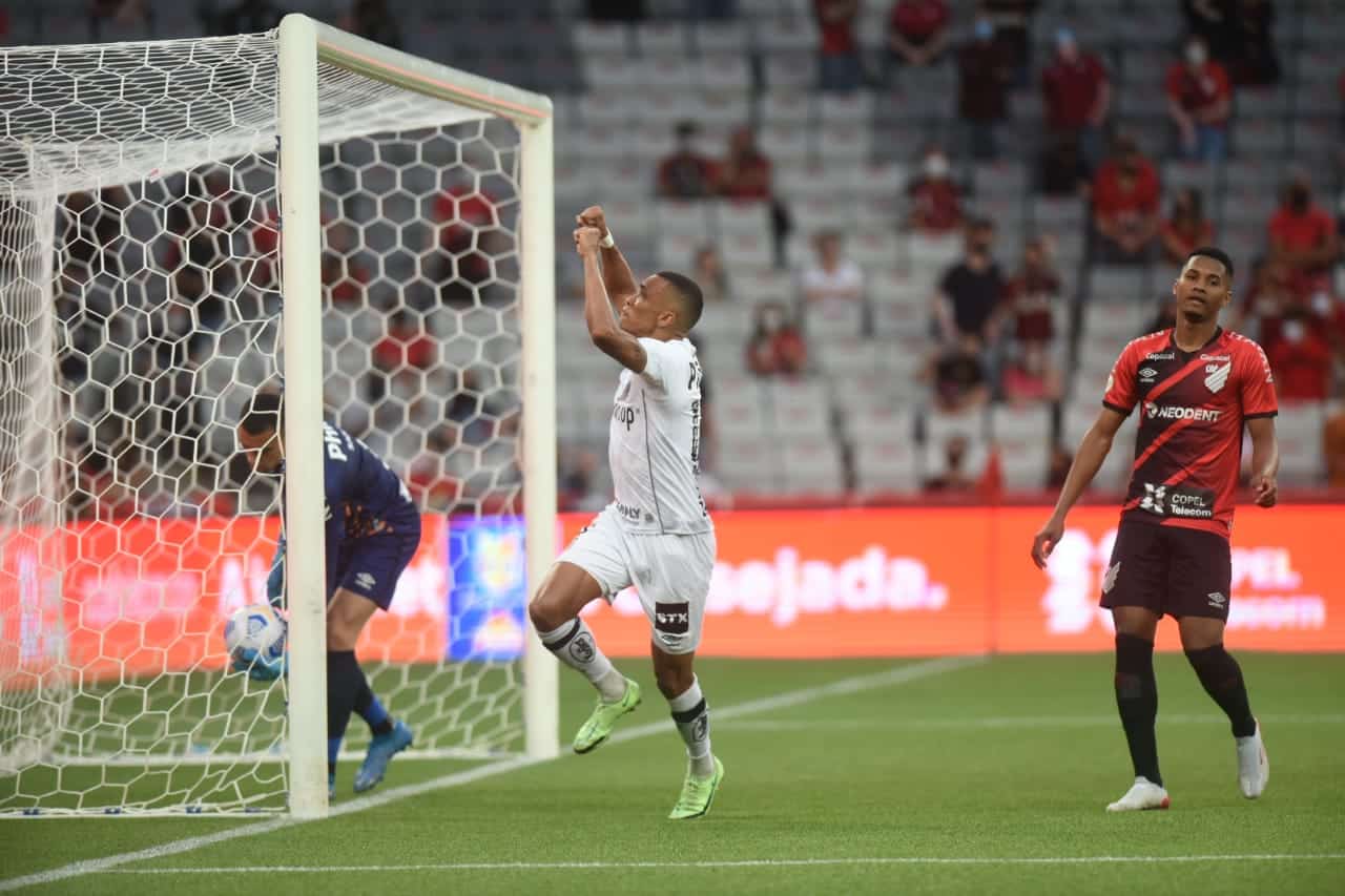 Madson destaca importância da chegada de Edu Dracena: “Foi fundamental”